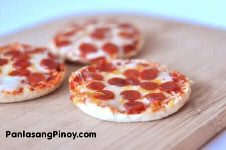 Easy English Muffin Pepperoni Pizza
