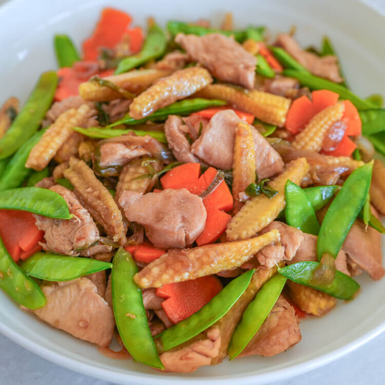 Chicken stir fry with baby corn
