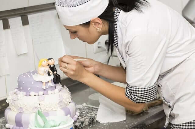 Pastry Chef Training: What is Required to Become a Pastry Chef?