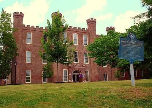 Wesleyan_Hall_at_University_of_North_Alabama