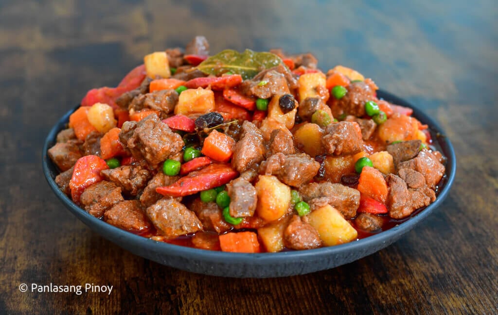 Menudo with Raisins and Green Peas