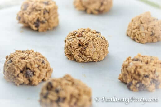 Oatmeal Chocolate Chip Cookie Baking