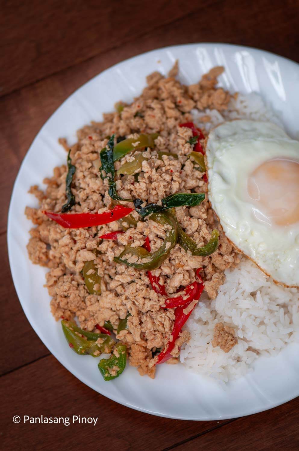 Ground pork with basil and bell pepper