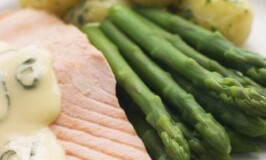 Poached Salmon with Asparagus