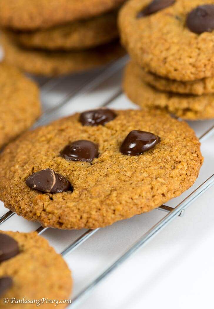 Chocolate Chips Oat Bran Biscuits