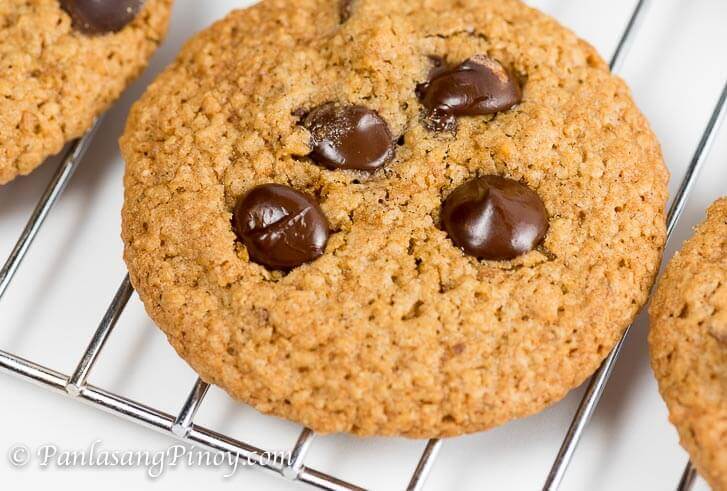 Chocolate Chips Oat Bran Biscuits