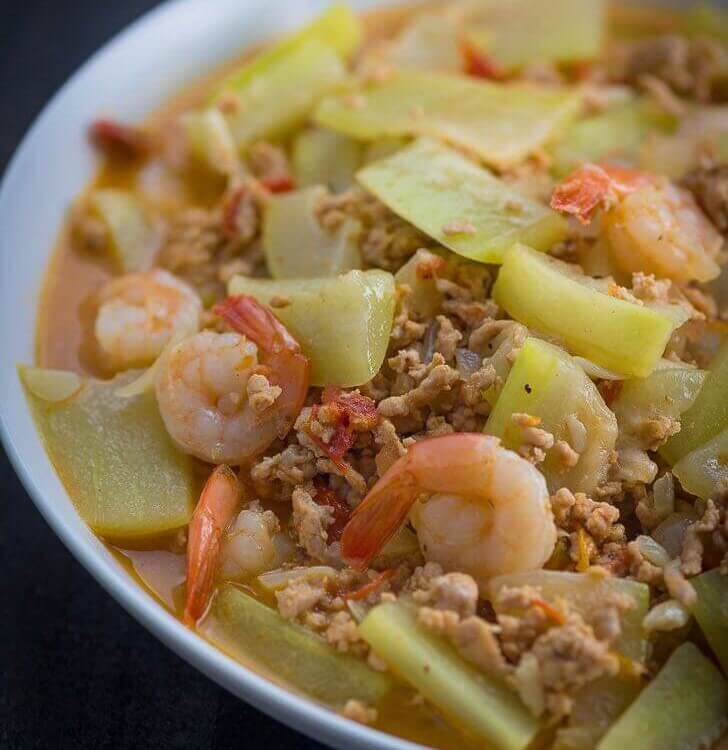 Sauteed Bottle Gourd with Ground Pork