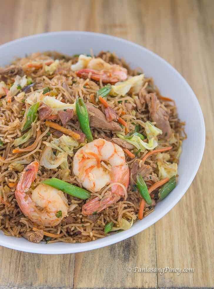 Pancit Guisado Recipe - Panlasang Pinoy