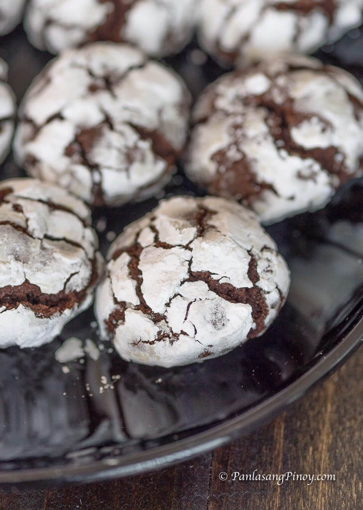 chocolate crinkle cookies with butter