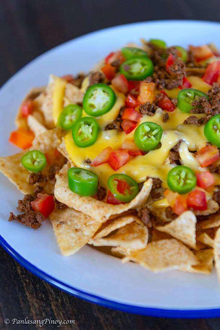 Beef Nachos with Cheese Sauce Homemade Recipe