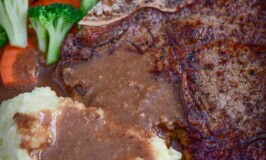 How to Cook Steak on Stove with Mashed Potato and Gravy