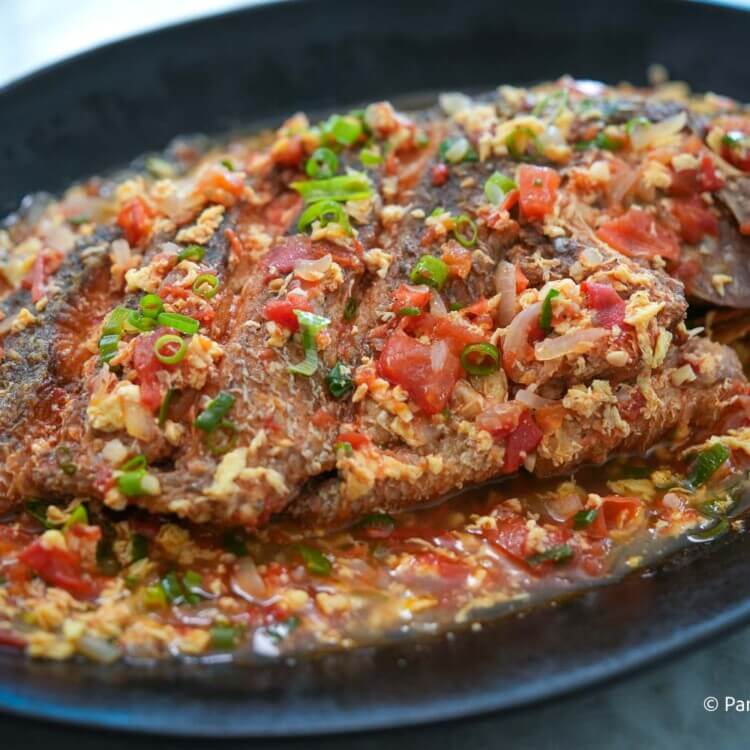 Sarciado fish on a plate