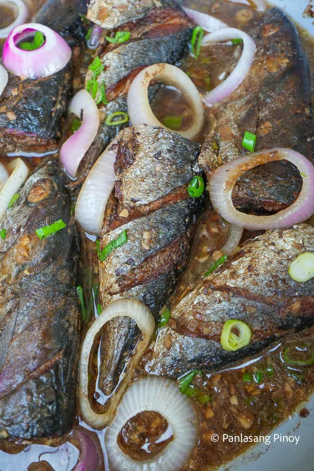 Tulingan Bistek (Braised Bullet Tuna in Soy Sauce and Onion)