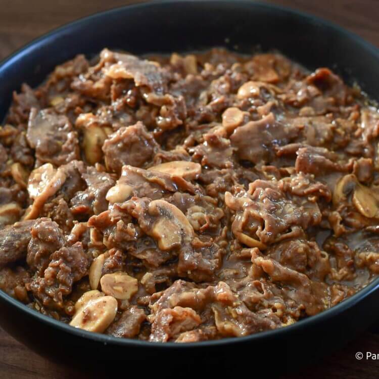 Garlic pepper beef with mushroom