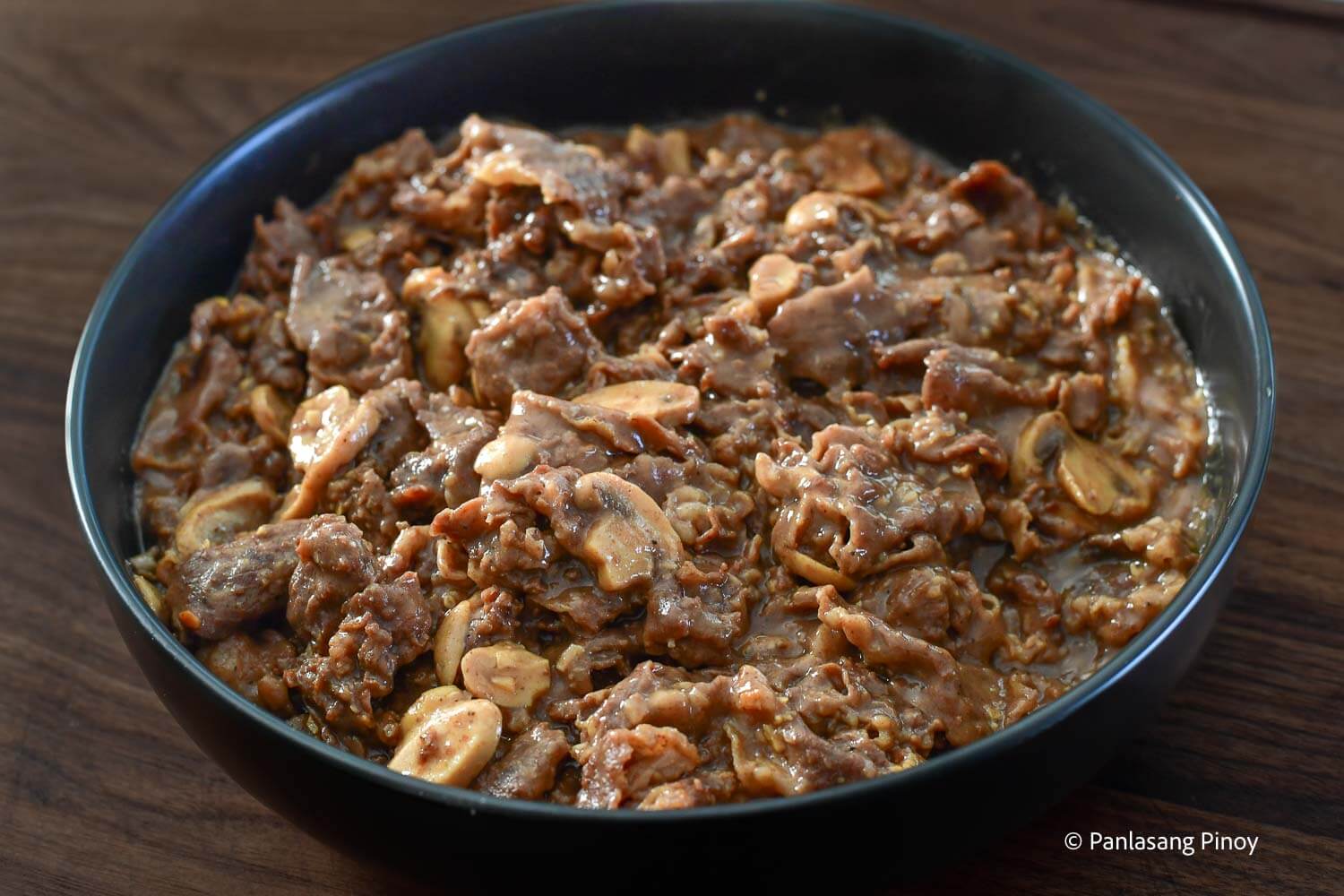 Garlic pepper beef with mushroom