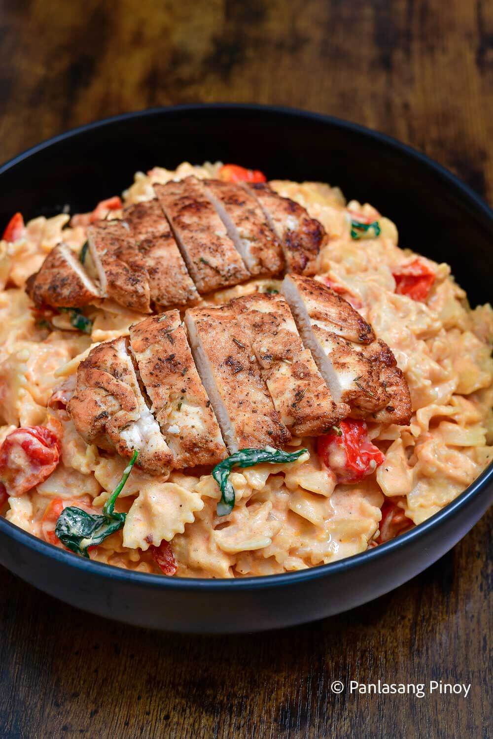 Bowtie pasta with chicken_