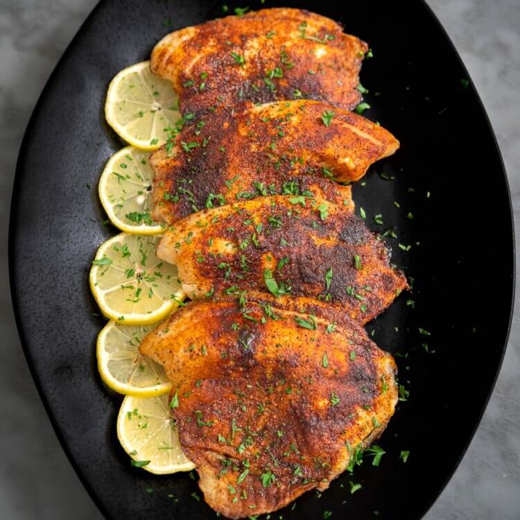 Fried tilapia with lemons