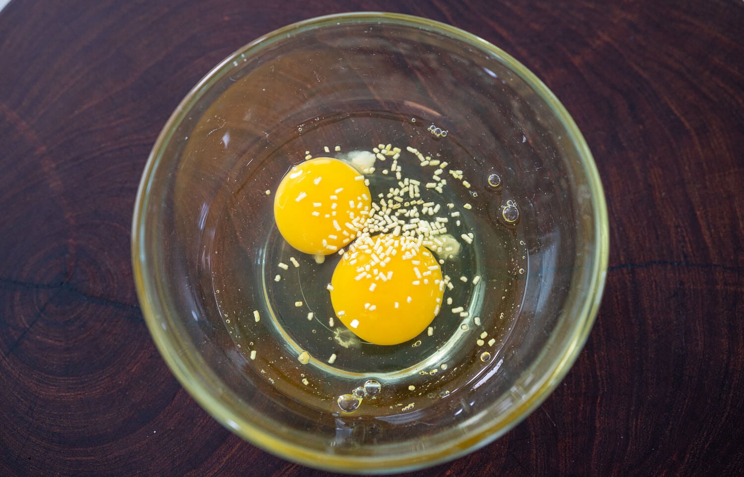 Breakfast quesadilla - prepare the egg mixture 