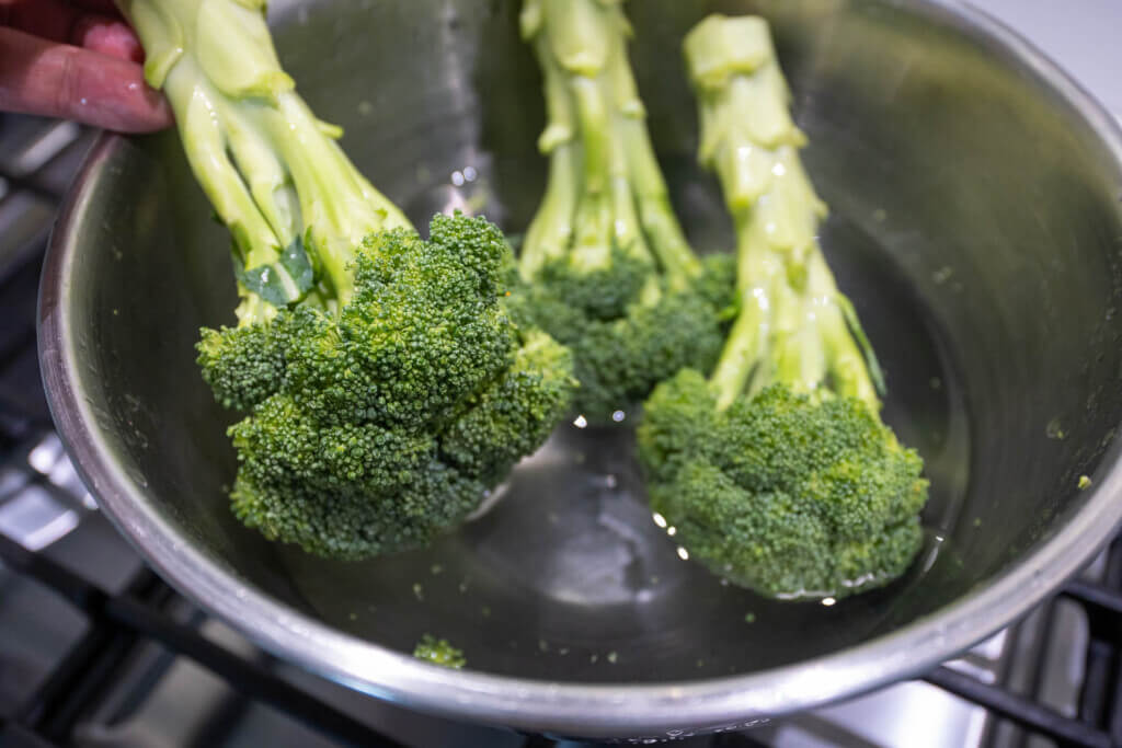 steamed broccoli step 1