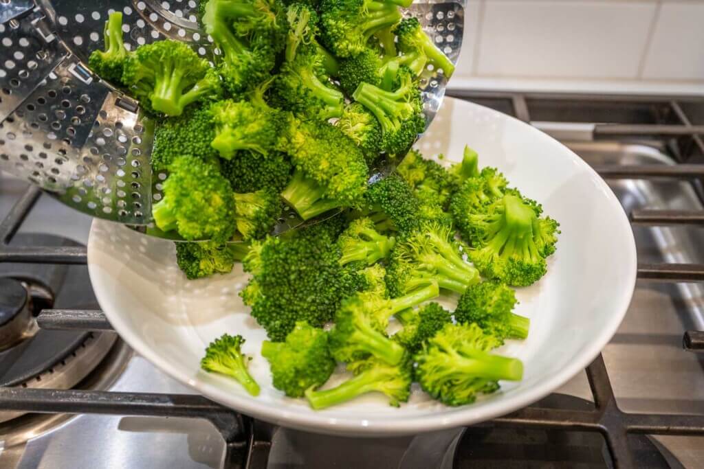 steamed broccoli step 3-1