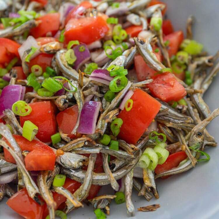 Dilis salad